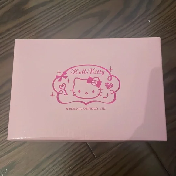 Hello Kitty Wallet - Picture 2 of 5